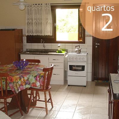 Cozinha equipada para seis pessoas.