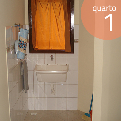 Area de serviço conjugada com a cozinha.